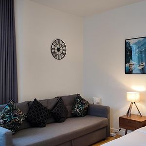 Stunning Piccadilly 1 Bedroom Flat In London Vr9